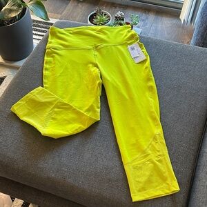 NWT Old Navy High Rise Go-Dry Crop Neon Yellow Elevate Leggings